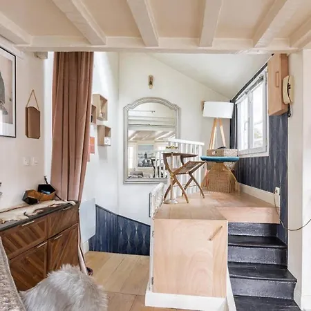 Charming And Chic - Notre Dame